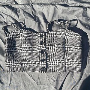 Forever 21 crop top black and white with buttons